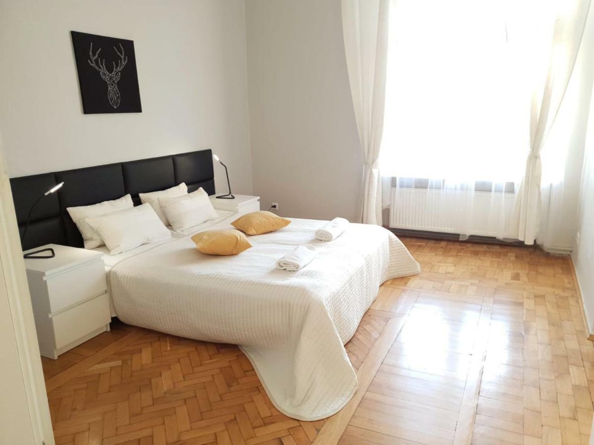 Main Market Square Apartments คราคูฟ ภายนอก รูปภาพ