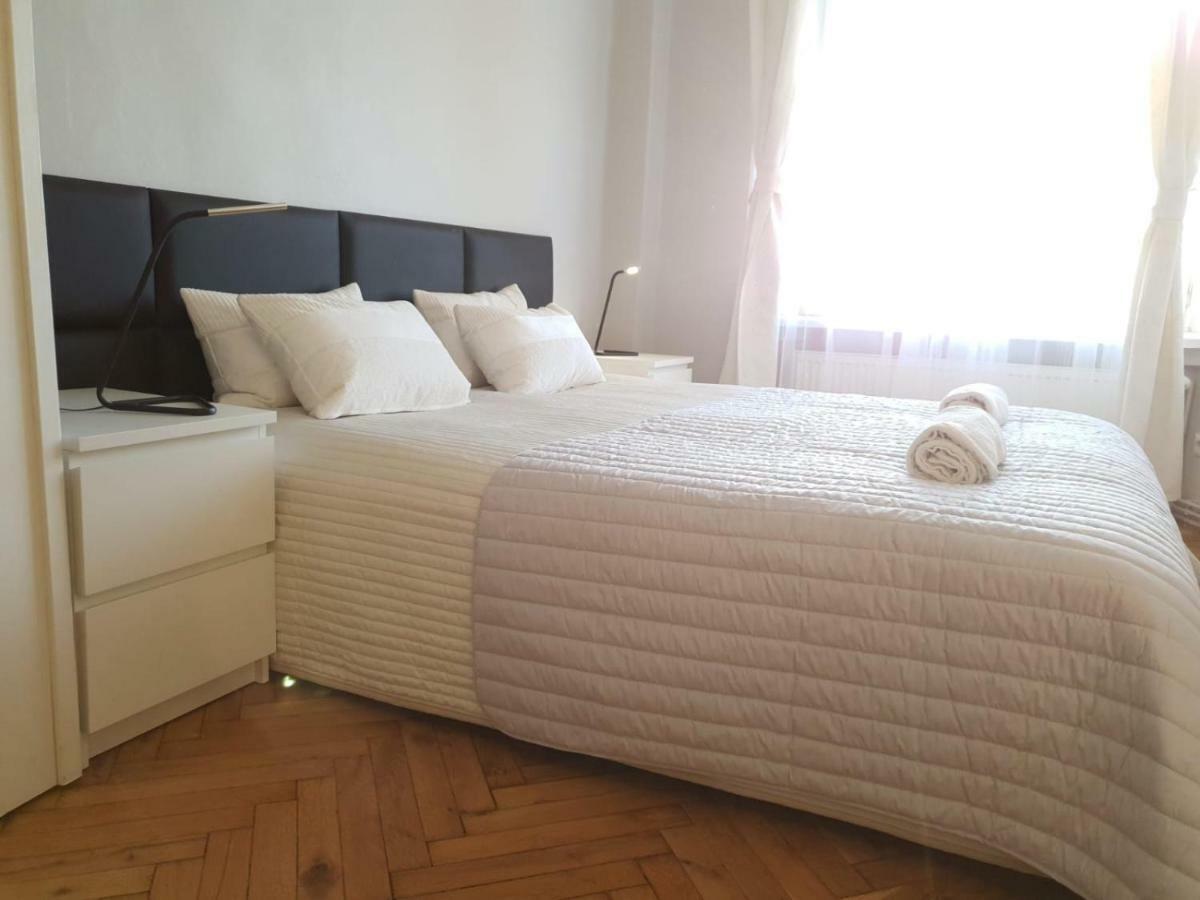 Main Market Square Apartments คราคูฟ ภายนอก รูปภาพ